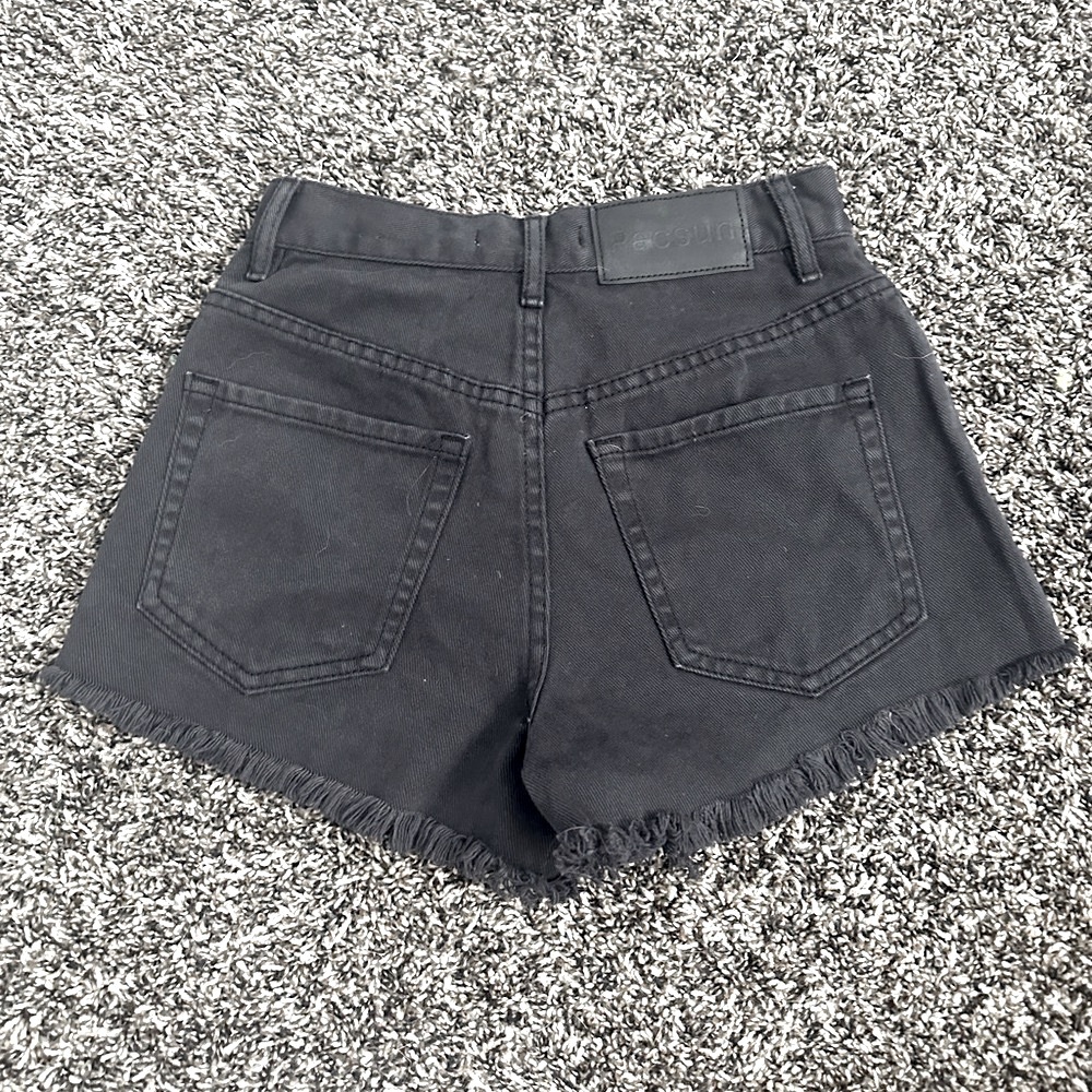 - black mom jean pacsun shorts